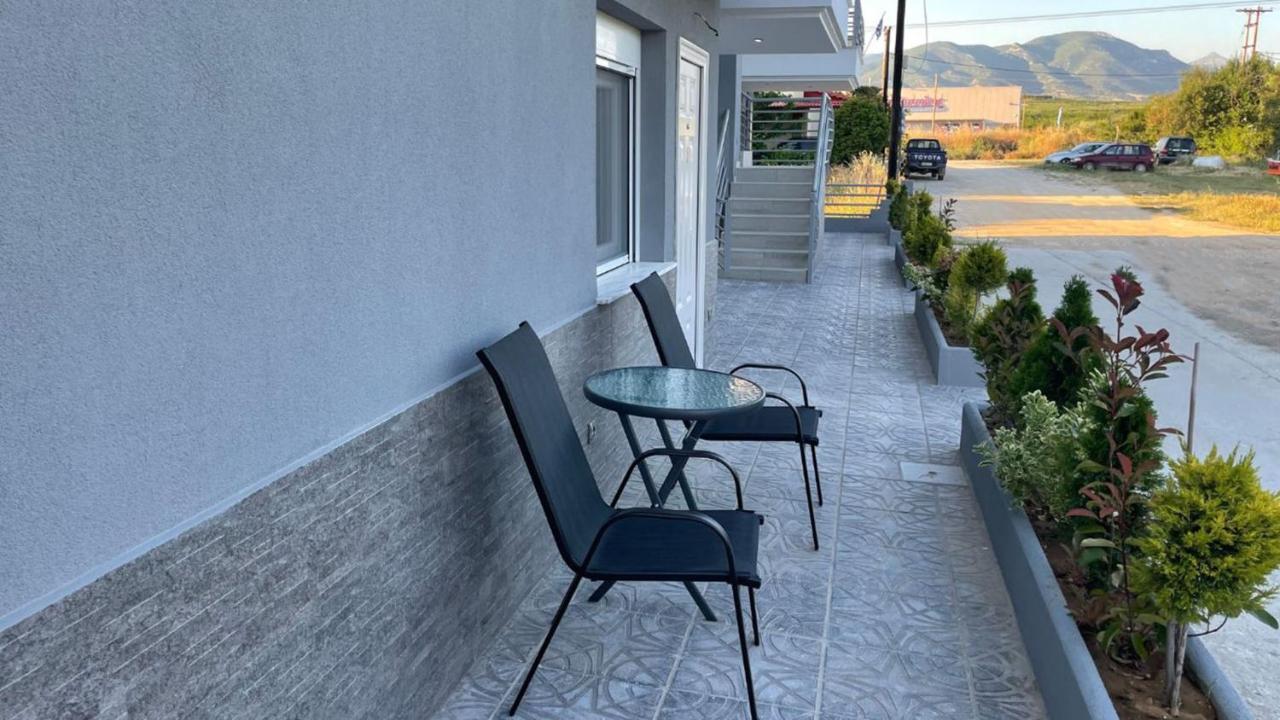 Luxrooms Ofrinion Exterior photo